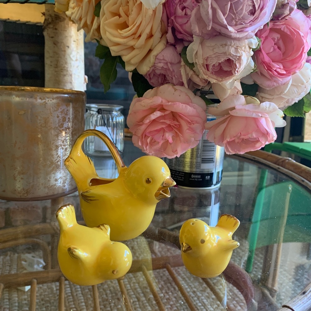 Vallona Starr Ceramic Chick Creamer/Salt/Pepper